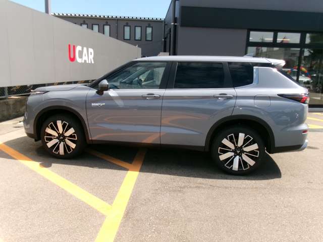 Mitsubishi Outlander 11