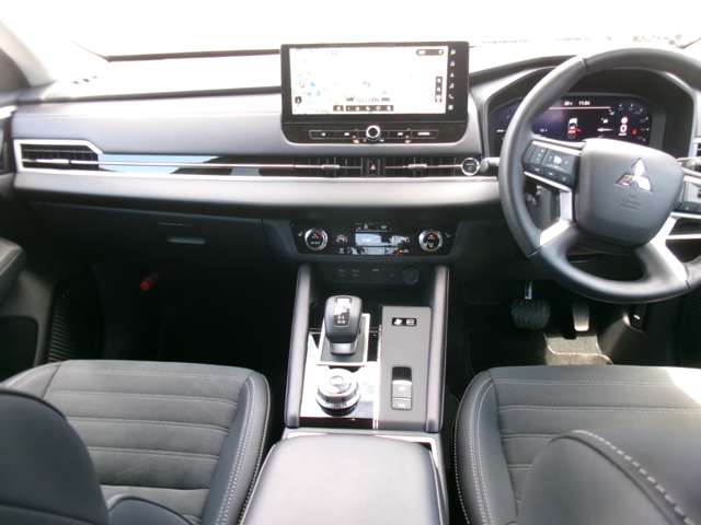 Mitsubishi Outlander 4
