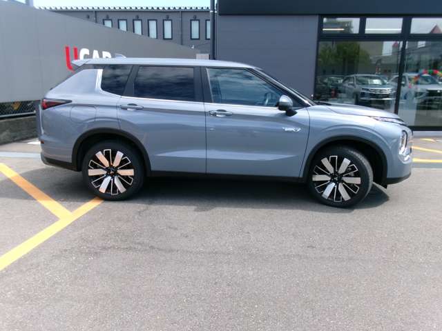 Mitsubishi Outlander 7