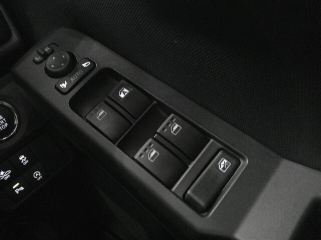 Daihatsu Taft 10