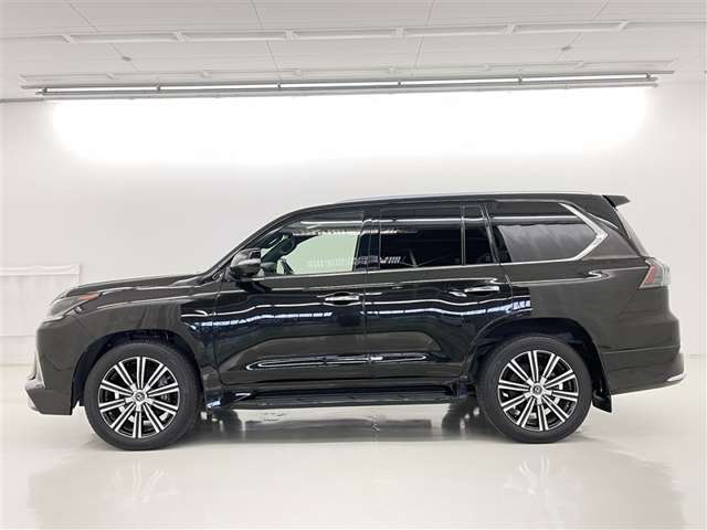 Lexus LX 5