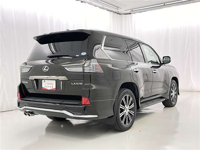 Lexus LX 7