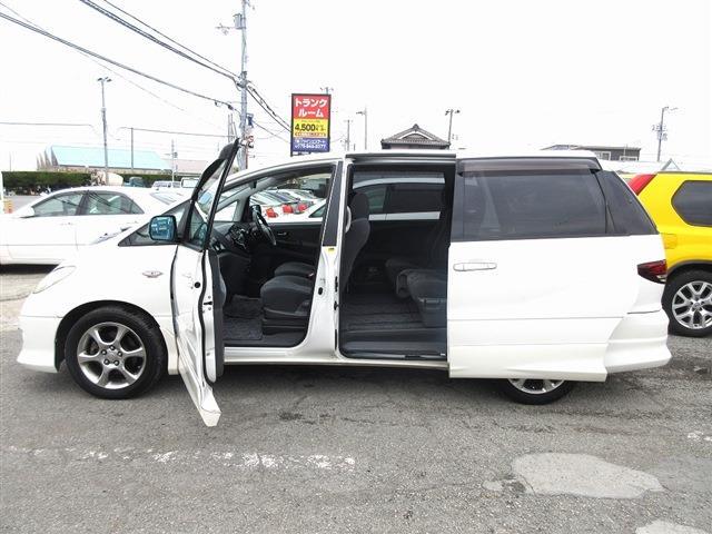 Toyota Estima 4