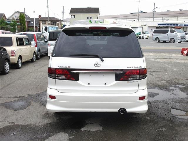 Toyota Estima 8