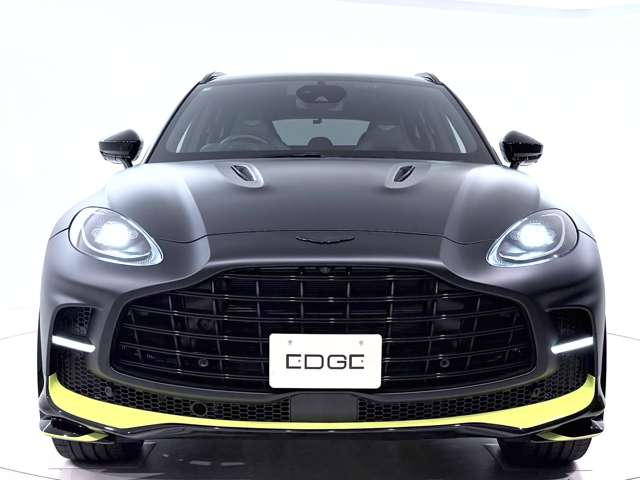 Aston Martin DBX 11