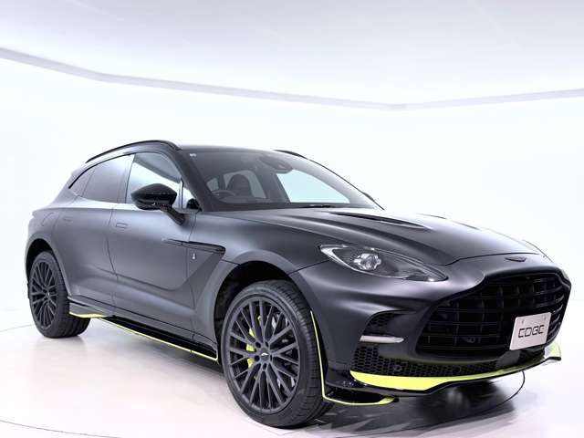 Aston Martin DBX 9