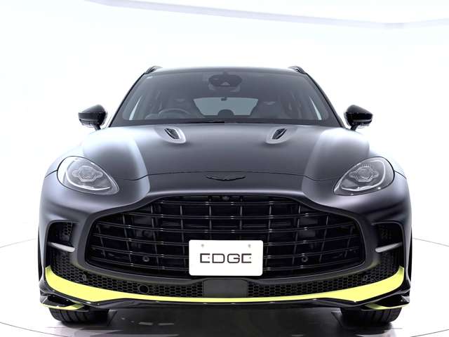 Aston Martin DBX 10