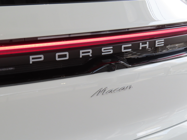 Porsche Macan 12