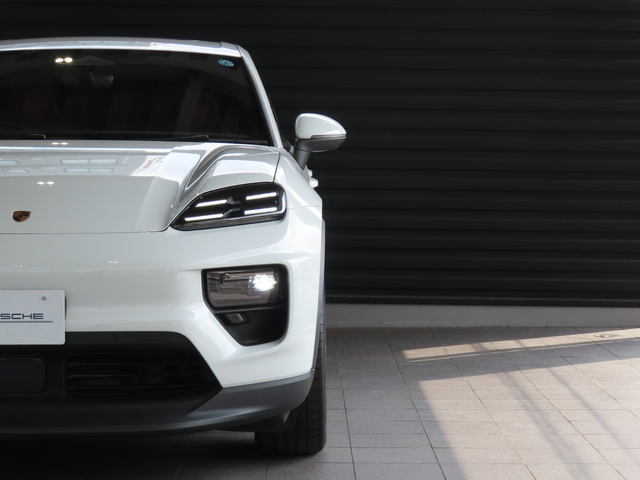 Porsche Macan 4