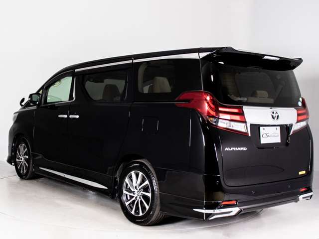 Toyota Alphard 8