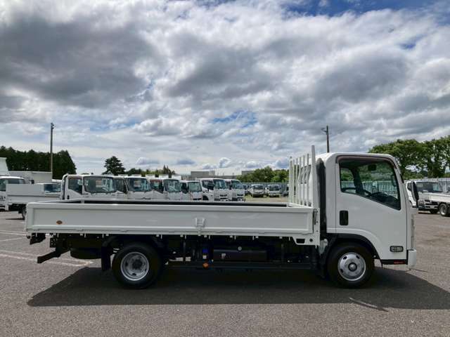 Isuzu Elf 4