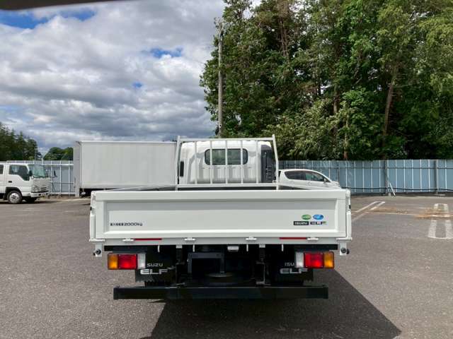 Isuzu Elf 6