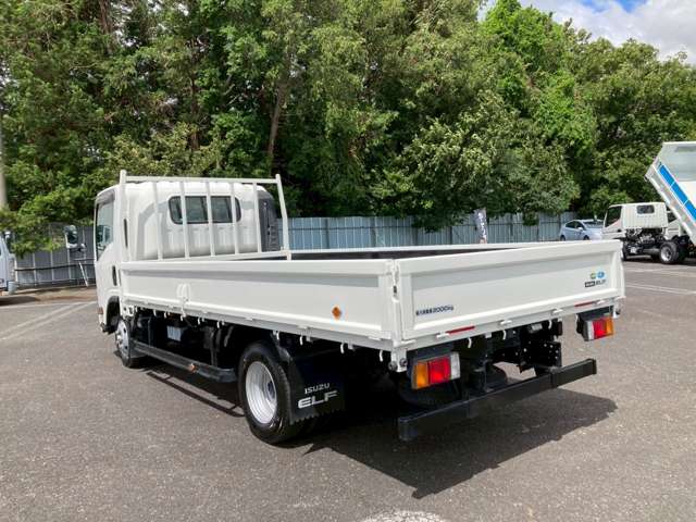 Isuzu Elf 7