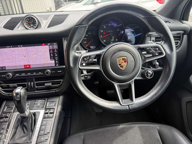 Porsche Macan 4