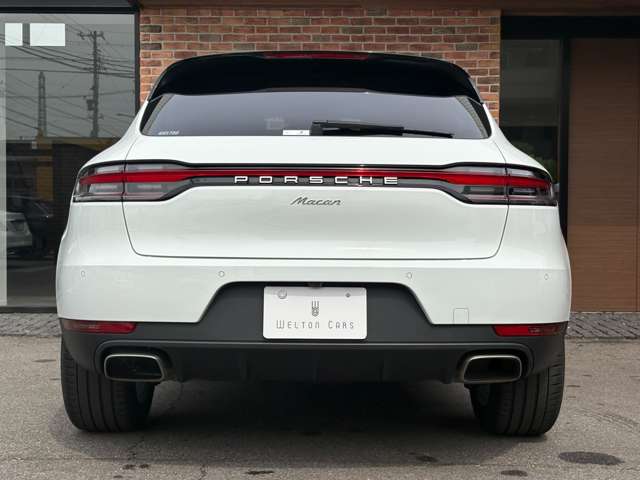 Porsche Macan 8