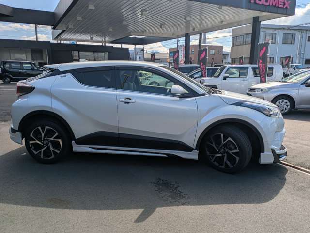 Toyota C-HR 4