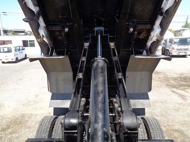 Mitsubishi Fuso Super Great 11