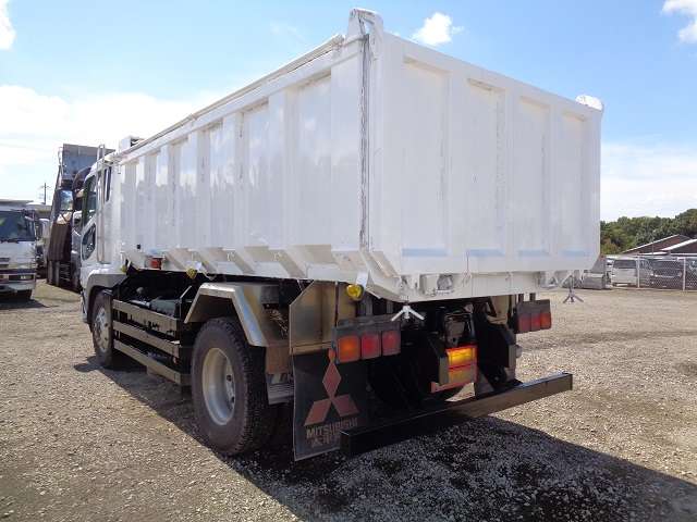 Mitsubishi Fuso Super Great 4