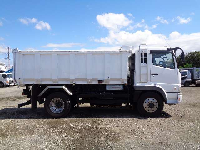 Mitsubishi Fuso Super Great 5