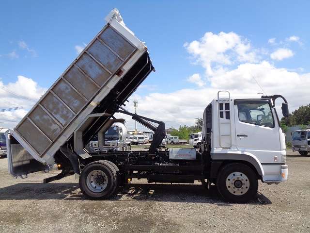 Mitsubishi Fuso Super Great 6