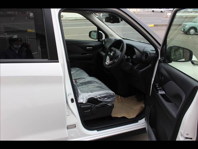Mitsubishi eK X 12