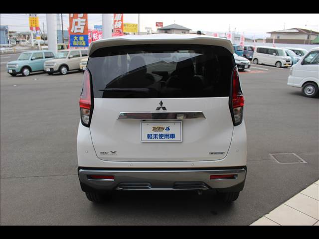 Mitsubishi eK X 8
