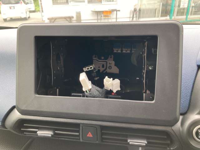 Mitsubishi eK X 9