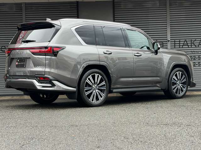 Lexus LX 5