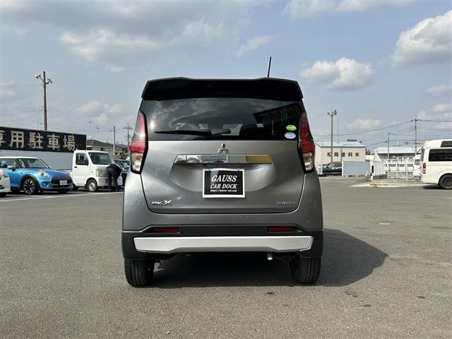 Mitsubishi eK X 4