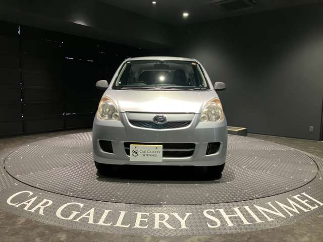 Daihatsu Mira 8