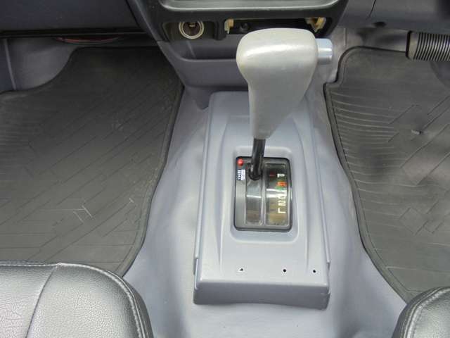 Toyota Hilux 12