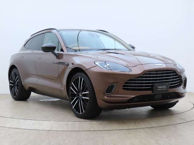 Aston Martin DBX 3