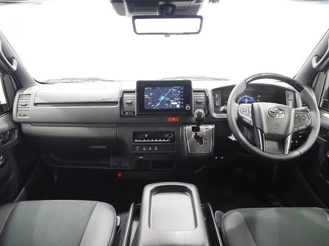 Toyota Hiace Van 10