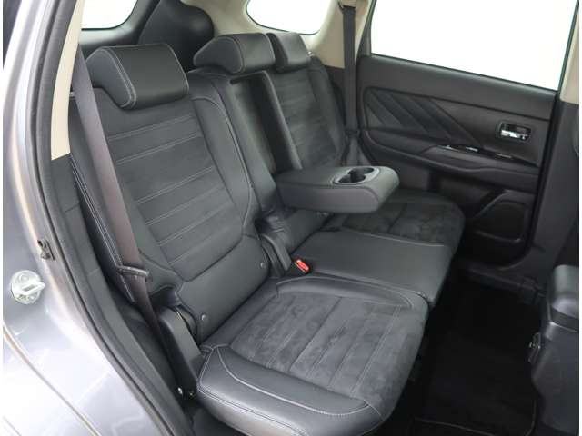 Mitsubishi Outlander PHEV 11
