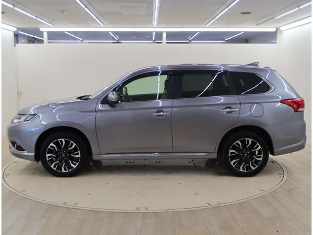 Mitsubishi Outlander PHEV 8