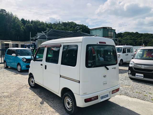 Daihatsu Hijet Cargo 11