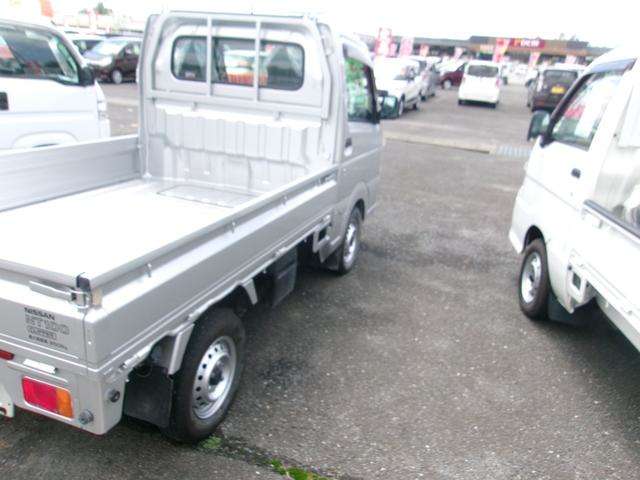 Nissan NT100 Clipper 4