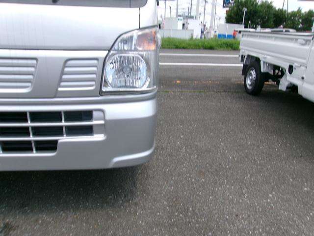Nissan NT100 Clipper 7