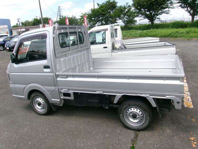 Nissan NT100 Clipper 8