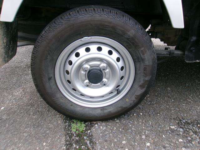 Nissan NT100 Clipper 9