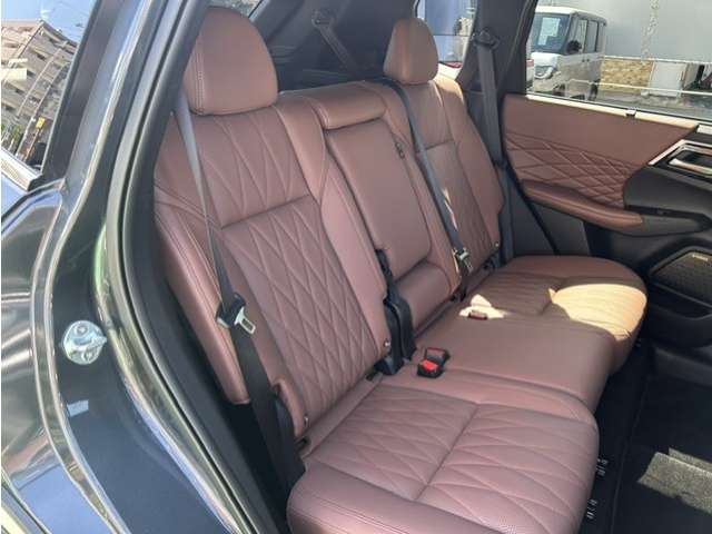 Mitsubishi Outlander 7