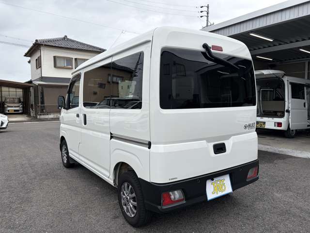 Daihatsu Hijet Cargo 11