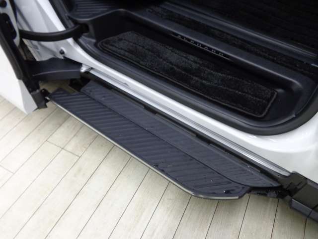 Toyota Alphard 12