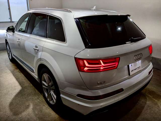 Audi Q7 10