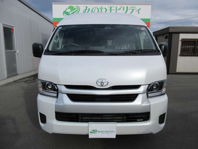 Toyota Hiace Commuter 4