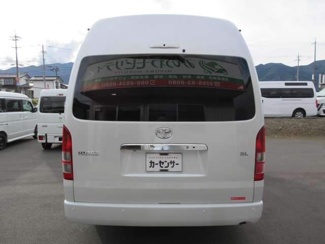 Toyota Hiace Commuter 8