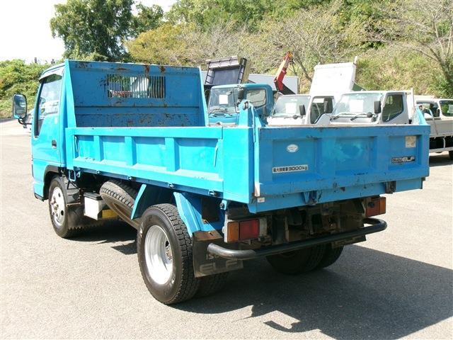 Isuzu Elf 3
