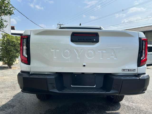 Toyota Hilux 8