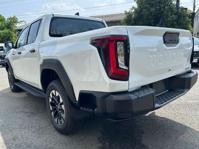 Toyota Hilux 9