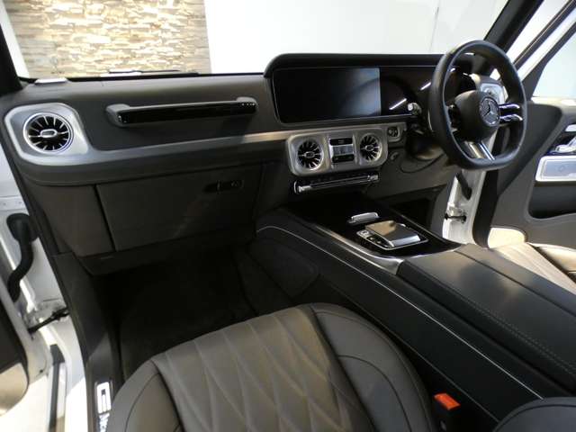 Mercedes-Benz G-Class 8